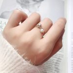 bague élégante avec perle de culture en or