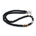 bijou ras de cou perles noires