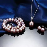 bijoux en perles blanches