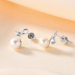 boucle d'oreille à la mode pour femme