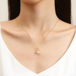 collier argenté avec perle de culture