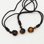 collier avec perles oeil de tigre