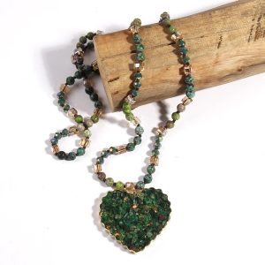 collier bohème en pierre naturelle avec pendentif en forme de cœur