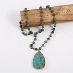 collier de style ethnique en turquoise avec pendentif