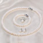 collier Melinda avec pendentif