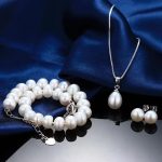 collier perle blanche élégant