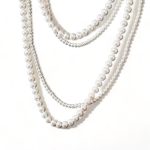 long collier en perles Longina