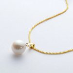 pendentif élégant en perle de culture blanche