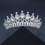 couronne argentée décoration florale